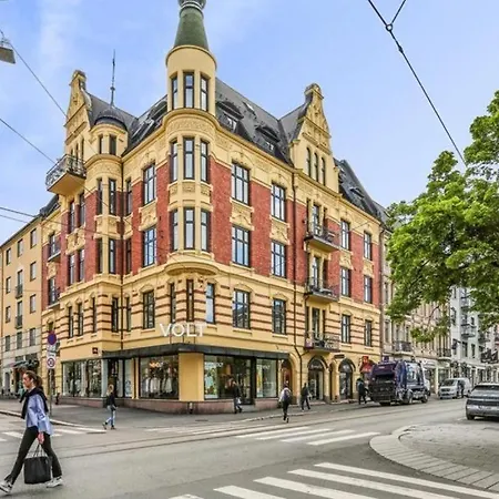 Queen Astrids Apartment *